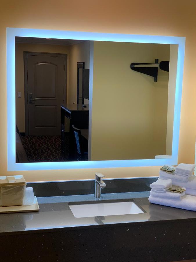 Industry Inn & Suites Ла-Пуэнте Экстерьер фото