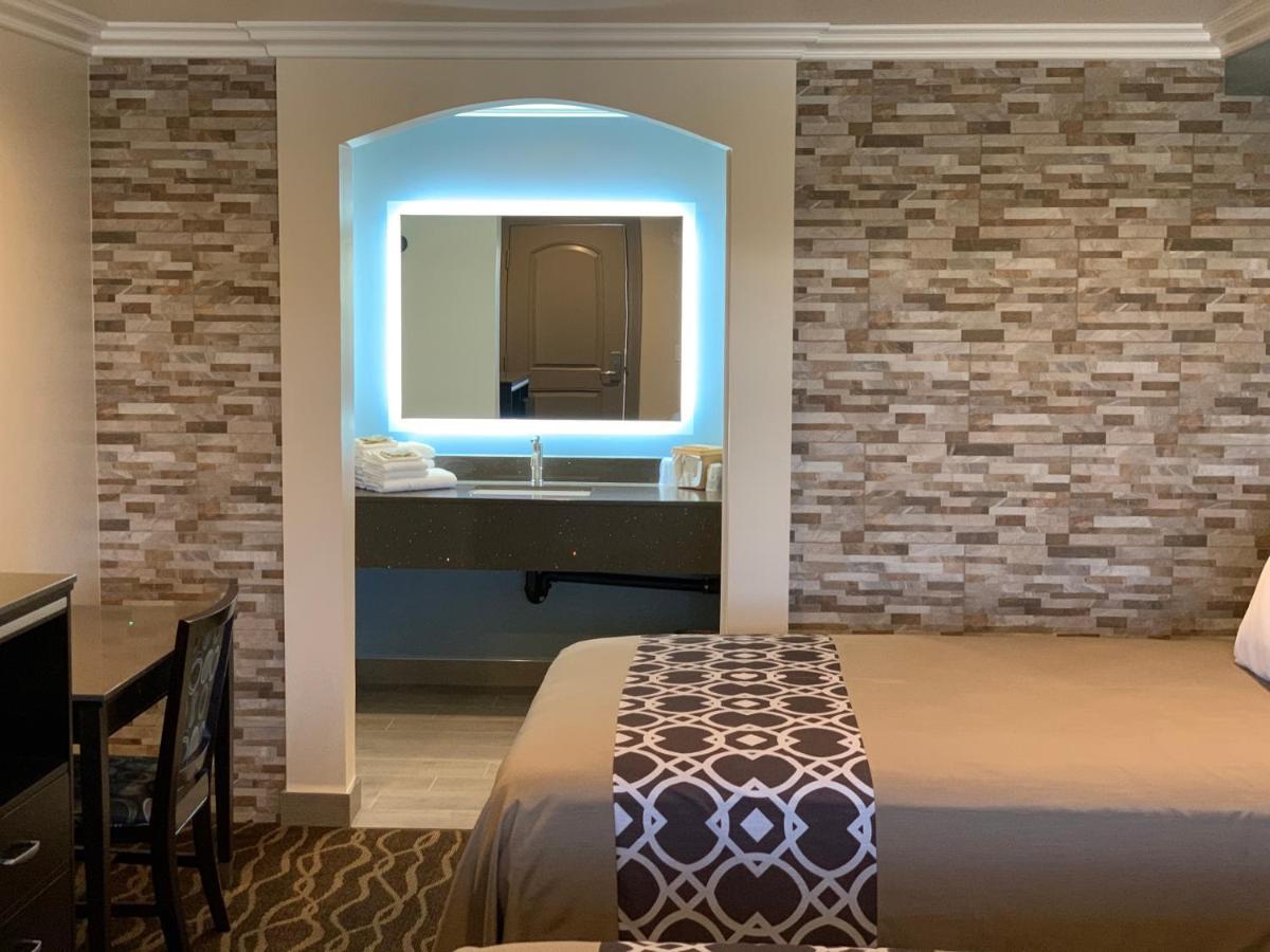 Industry Inn & Suites Ла-Пуэнте Экстерьер фото