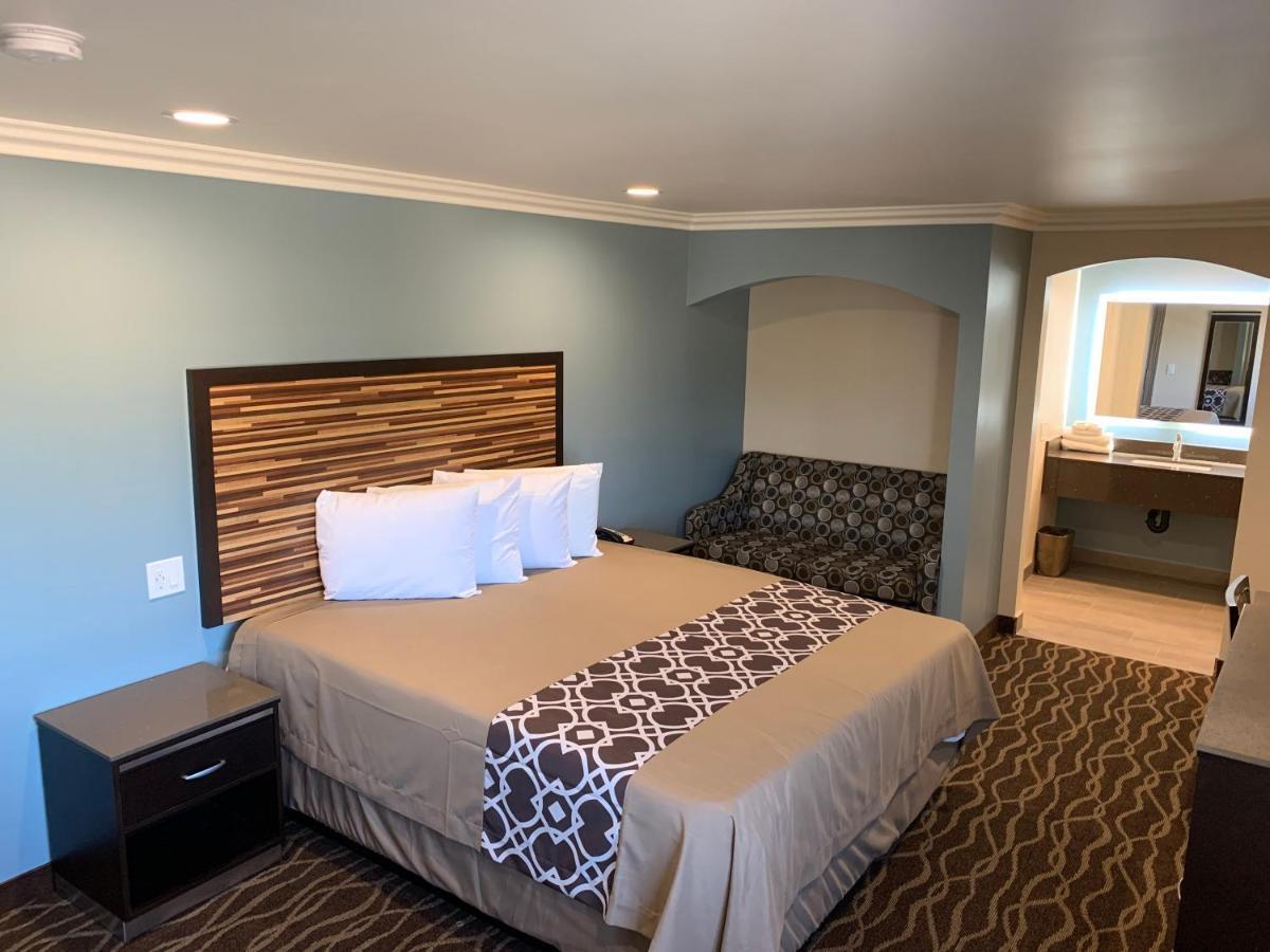 Industry Inn & Suites Ла-Пуэнте Экстерьер фото